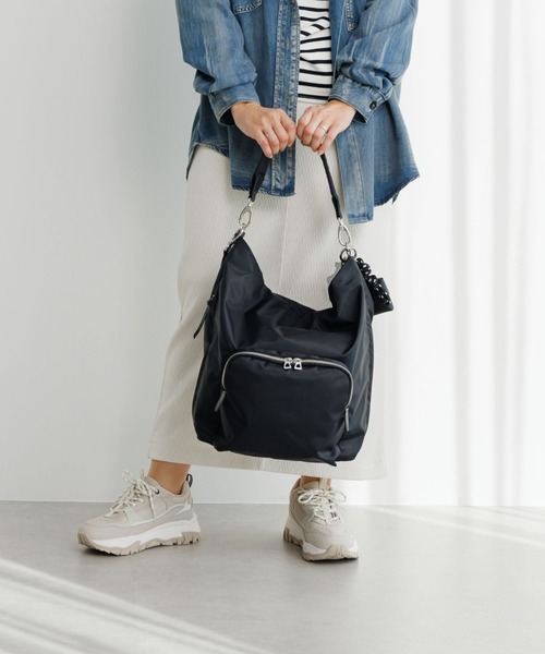 ace.（エース）の「ショルダーバッグ フィカス 21L ace.×HAyU 19104（ショルダーバッグ・レディース・ライトグレー/ブラック/チャコール・FREE）」の13枚目の写真