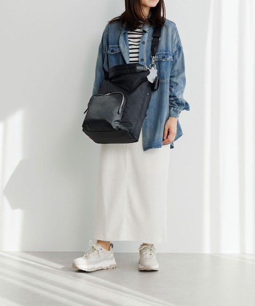 ace.（エース）の「ショルダーバッグ フィカス 21L ace.×HAyU 19104（ショルダーバッグ・レディース・ライトグレー/ブラック/チャコール・FREE）」の14枚目の写真