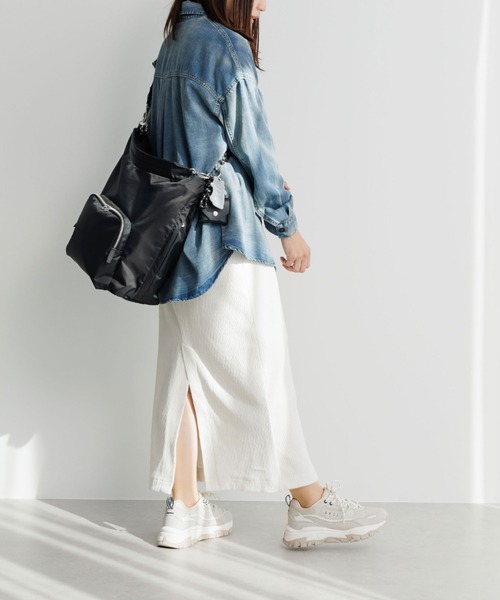 ace.（エース）の「ショルダーバッグ フィカス 21L ace.×HAyU 19104（ショルダーバッグ・レディース・ライトグレー/ブラック/チャコール・FREE）」の15枚目の写真