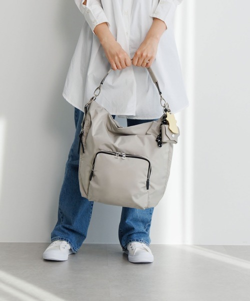 ace.（エース）の「ショルダーバッグ フィカス 21L ace.×HAyU 19104（ショルダーバッグ・レディース・ライトグレー/ブラック/チャコール・FREE）」の16枚目の写真