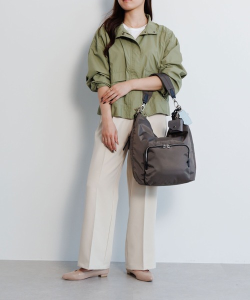 ace.（エース）の「ショルダーバッグ フィカス 21L ace.×HAyU 19104（ショルダーバッグ・レディース・ライトグレー/ブラック/チャコール・FREE）」の19枚目の写真