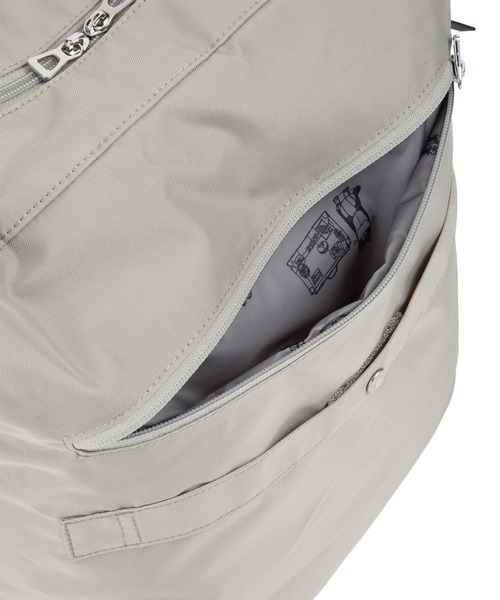 ace.（エース）の「ショルダーバッグ フィカス 21L ace.×HAyU 19104（ショルダーバッグ・レディース・ライトグレー/ブラック/チャコール・FREE）」の6枚目の写真