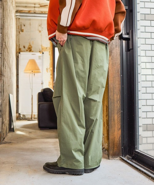 niko and...(ニコアンド)の「ワイドオーバーパンツ(その他パンツ・メンズ・カーキ/グレー/ブラック・MEDIUM/LARGE)」の13枚目の写真