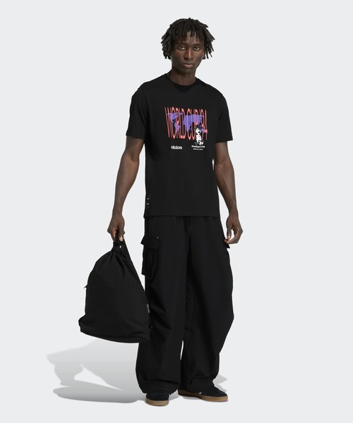 adidas（アディダス）の「アーカイブ ワールドカップ 94 グラフィックTシャツ / アディダスオリジナルス adidas Originals（Tシャツ/カットソー・メンズ・ブラック/ホワイト・MEDIUM/LARGE/X-LARGE/3XL/X-SMALL/SMALL/XX-LARGE）」の3枚目の写真