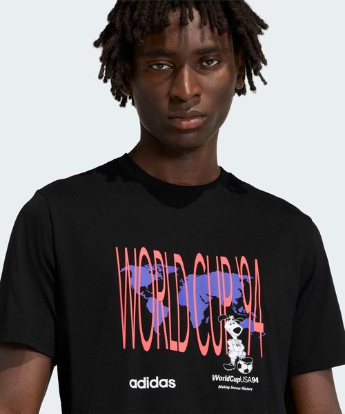 adidas（アディダス）の「アーカイブ ワールドカップ 94 グラフィックTシャツ / アディダスオリジナルス adidas Originals（Tシャツ/カットソー・メンズ・ブラック/ホワイト・MEDIUM/LARGE/X-LARGE/3XL/X-SMALL/SMALL/XX-LARGE）」の10枚目の写真
