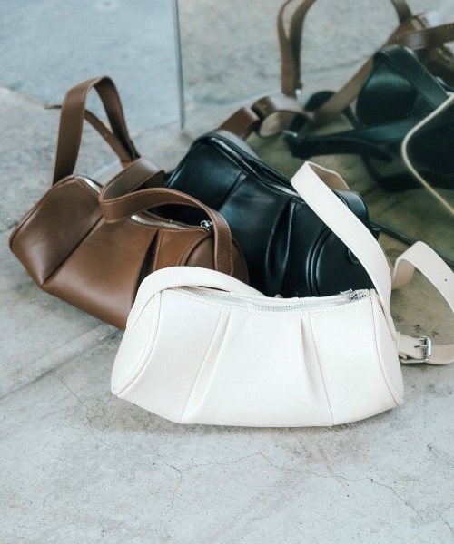 Bab(バブ)の「サークルクロワッサンショルダーバッグ(ショルダーバッグ・レディース・モカ/アイボリー/ブラック・ONESIZE)」の12枚目の写真