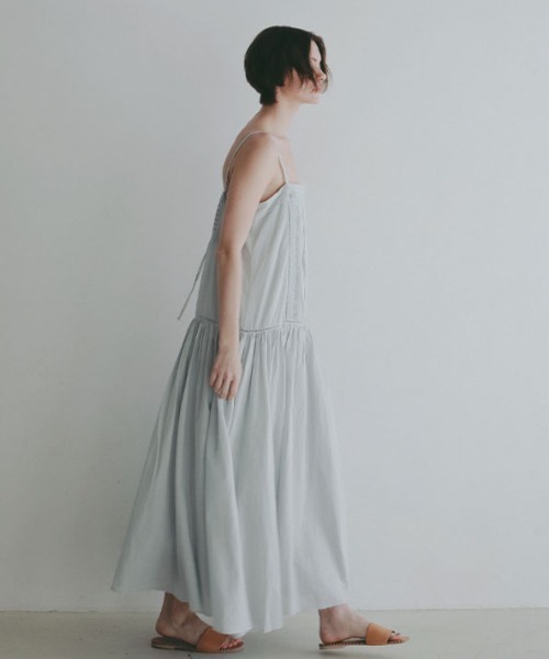 ETRE TOKYO（エトレトウキョウ）の「【先行予約限定 10％OFF】レースコットンキャミワンピース（ワンピース・レディース・ブラック/ホワイト/ブルー・S/M）」の7枚目の写真