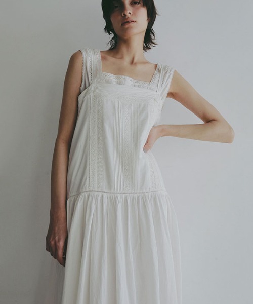 ETRE TOKYO（エトレトウキョウ）の「【先行予約限定 10％OFF】レースコットンキャミワンピース（ワンピース・レディース・ブラック/ホワイト/ブルー・S/M）」の12枚目の写真