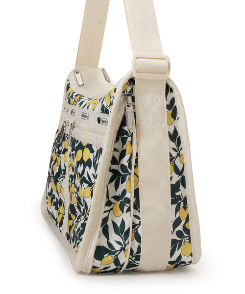 LeSportsac(レスポートサック)の「DELUXE EVERYDAY BAG レモンオーチャード(ショルダーバッグ・レディース・イエロー・FREE)」の6枚目の写真