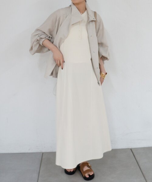 LOUNGEDRESS(ラウンジドレス)の「前後2wayヘンリーフレアカットワンピース(ワンピース・レディース・チャコールグレー/アイボリー・FREE)」の7枚目の写真