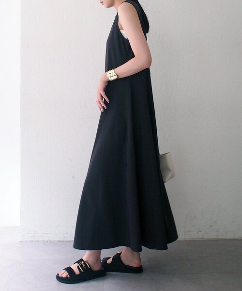 LOUNGEDRESS(ラウンジドレス)の「前後2wayヘンリーフレアカットワンピース(ワンピース・レディース・チャコールグレー/アイボリー・FREE)」の17枚目の写真
