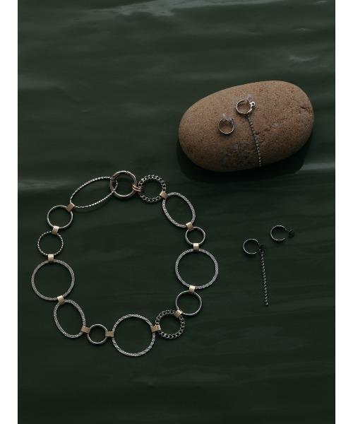 FUNALIVE(ファンアライブ)の「【ROOM.THE.ROOM】Metal circle small hoop earrings イヤリング(イヤリング・レディース・シルバー・FREE)」の3枚目の写真