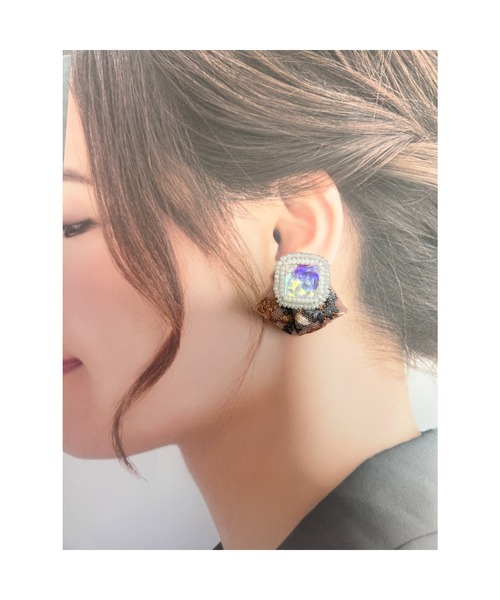 tone（トーン）の「【Lily accessory】インド刺繡ピアスイヤリング(MA)（イヤリング・レディース・ピンク・FREE）」の2枚目の写真