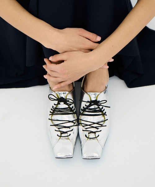 MANA(マナ)の「【MANA/マナ】lace-up square toe pumps/レースアップスクエアトゥパンプス(パンプス・レディース・ブラック/シルバー・40/39/38/37)」の22枚目の写真