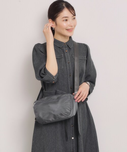 ITS'DEMO（イッツデモ）の「【8ポケット】裏地ストライプショルダー（ショルダーバッグ・レディース・ベビーピンク/ナチュラル/チャコールグレー/ブラック・00）」の7枚目の写真