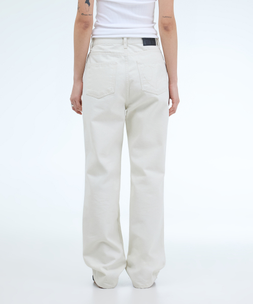 PORTERNA(ポルテナ)の「ESSENTIAL SEMI WIDE JEANS-IVORY(デニムパンツ・レディース・アイボリー・SMALL/MEDIUM)」の7枚目の写真