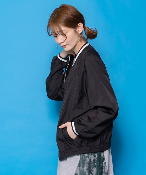 ScoLar（スカラー）の「ScoLar(スカラー) じゃらじゃらスカラーキーホルダー刺繍ブルゾン（ブルゾン・レディース・ブラック・MEDIUM）」の5枚目の写真