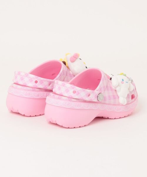 crocs(クロックス)の「クロックス ハローキティ アンド フレンズ クラシック プラットフォーム クロッグ / crocs HKF Classic Platform Clog(サンダル・レディース・マルチ・24cm/23cm/22cm/21cm/25cm)」の2枚目の写真