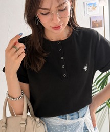 classicalelf（クラシカルエルフ）の「すっきり華奢魅せ。袖ロールアップ胸刺繍入りヘンリーネックリブTシャツ (半袖)（Tシャツ/カットソー）」