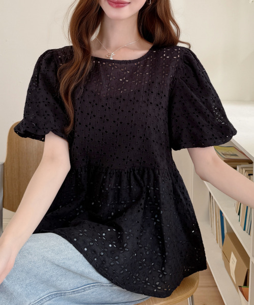 Ada.(エイダ)の「アイレット 刺繍 パフスリーブ ペプラム ブラウス(シャツ/ブラウス・レディース・ブラック/ホワイト・FREE)」の12枚目の写真