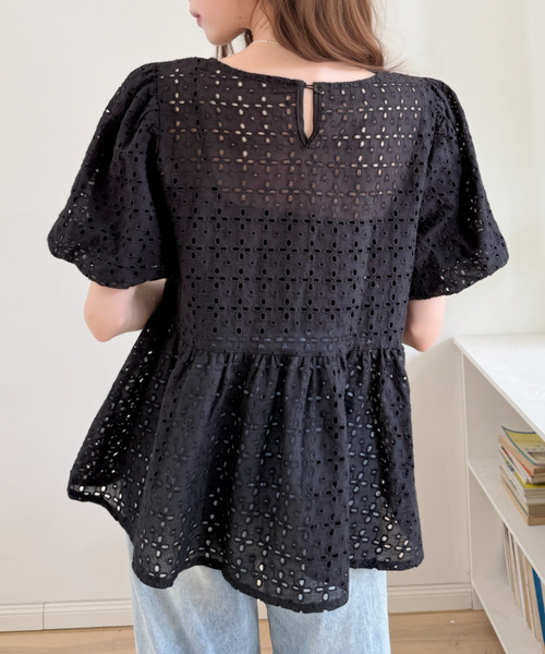 Ada.(エイダ)の「アイレット 刺繍 パフスリーブ ペプラム ブラウス(シャツ/ブラウス・レディース・ブラック/ホワイト・FREE)」の14枚目の写真