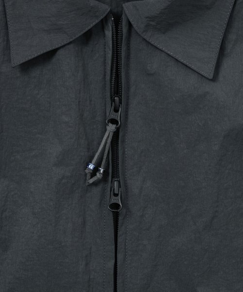 AJOBYAJO（アジョバイアジョ）の「Nylon Cape Shirt [CHARCOAL]（シャツ/ブラウス・レディース・その他・LARGE/X-LARGE）」の5枚目の写真