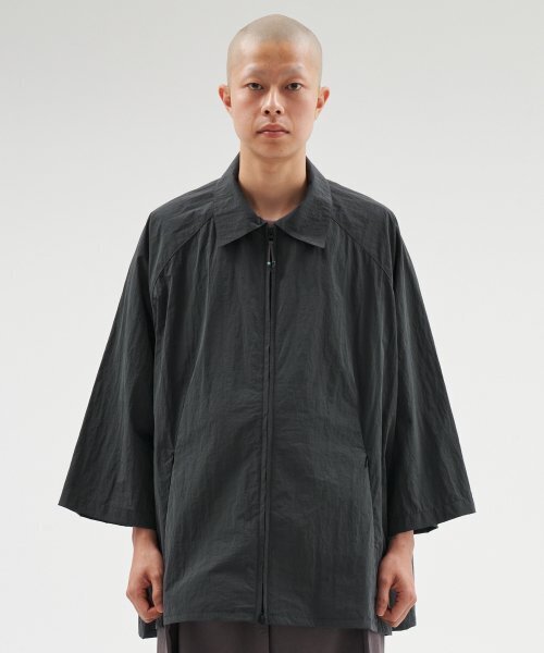 AJOBYAJO（アジョバイアジョ）の「Nylon Cape Shirt [CHARCOAL]（シャツ/ブラウス・レディース・その他・LARGE/X-LARGE）」の10枚目の写真