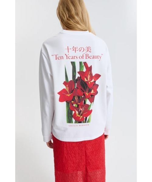 CECILIE BAHNSEN(セシリー バンセン)の「LONG SLEEVE T-SHIRT-TEN YEARS OF BEAUTY(Tシャツ/カットソー・レディース・レッド・S/M)」の4枚目の写真