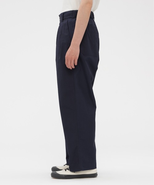 MHL.(エムエイチエル)の「FINE COMPACT COTTON POPLIN(その他パンツ・メンズ・ネイビー/ベージュ・SMALL/MEDIUM/LARGE/X-LARGE)」の6枚目の写真