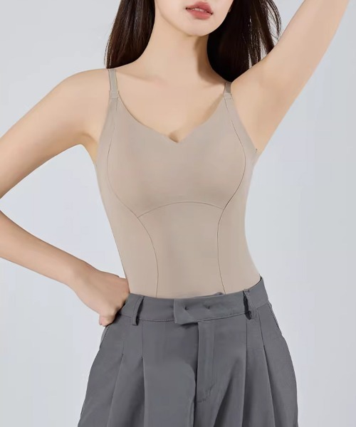 Miniministore(ミニミニストア)の「カップ付きキャミソールUバックブラトップ(キャミソール・レディース・アイボリー/ブラック/ベージュ/モカ・FREE)」の8枚目の写真