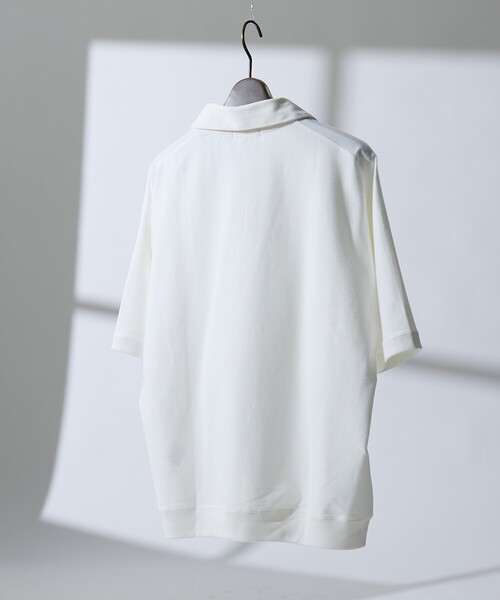 DESIGNWORKS（デザインワークス）の「【接触冷感 / COVEROSS(R) 】スキッパーポロシャツ / セットアップ対応（ポロシャツ・メンズ・ブラック/ホワイト・46/50/48）」の5枚目の写真