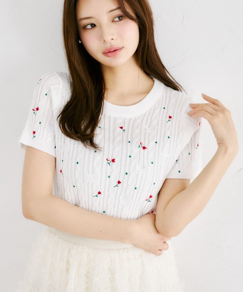 tocco closet(トッコ クローゼット)の「【ZOZO限定】小鳥フラワーエンブロイダリーサマーニットトップス(ニット/セーター・レディース・ピンク/ホワイト・M)」の2枚目の写真