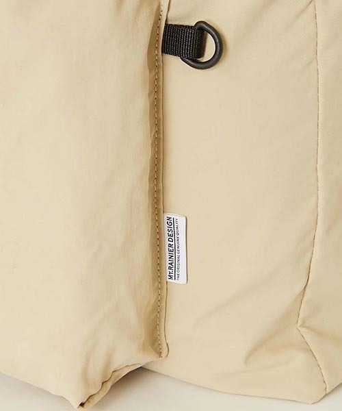 HIGH! STANDARD(ハイスタンダード)の「MT. RAINIER DESIGN × HIGH! STANDARD /ウィンドシェッド デラックスパック(バックパック/リュック・メンズ・ベージュ/カーキ系/オリーブ/チャコール・ONE)」の22枚目の写真
