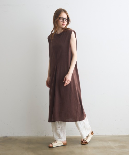 Crisp（クリスプ）の「power shoulder cut onepiece / パワーショルダーカットワンピース（ワンピース・レディース・ピンク/ブラウン・FREE）」の4枚目の写真