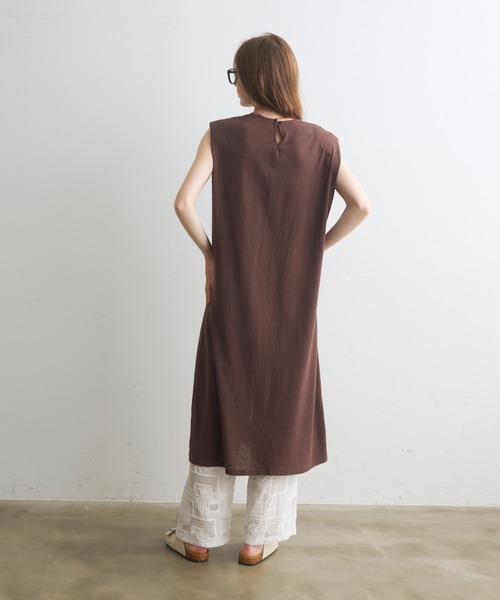 Crisp（クリスプ）の「power shoulder cut onepiece / パワーショルダーカットワンピース（ワンピース・レディース・ピンク/ブラウン・FREE）」の6枚目の写真