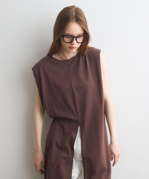 Crisp（クリスプ）の「power shoulder cut onepiece / パワーショルダーカットワンピース（ワンピース・レディース・ピンク/ブラウン・FREE）」の9枚目の写真