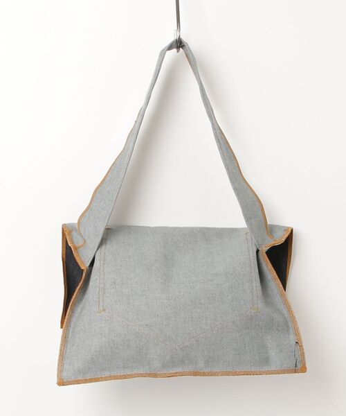 CONZ(コンズ)の「ITTI-MARY FLAP INSIDEOUT SHOULDER - M / HYOMA(ショルダーバッグ・メンズ・インディゴブルー/ブラック・M)」の11枚目の写真