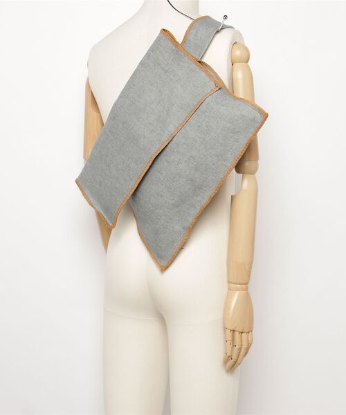 CONZ(コンズ)の「ITTI-MARY FLAP INSIDEOUT SHOULDER - M / HYOMA(ショルダーバッグ・メンズ・インディゴブルー/ブラック・M)」の14枚目の写真