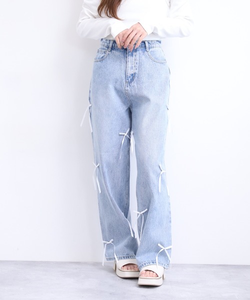 Re:EDIT(リエディ)の「リボン付きルーズワイドデニム(デニムパンツ・レディース・ブルー・Mサイズ/long)」の4枚目の写真