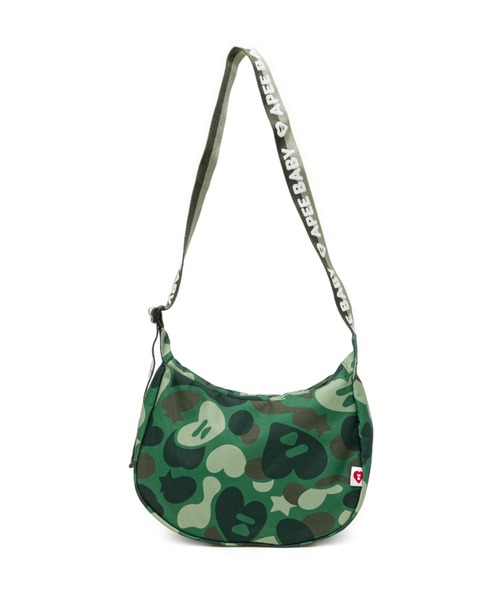 A BATHING APE（アベイシングエイプ）の「HEART BADGE CROSSBODY CAMO MINI BAG #2（ショルダーバッグ・レディース・グリーン・FREE）」の2枚目の写真