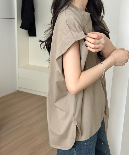 DAY CLOSET(デイ クローゼット)の「【接触冷感/脇見せ防止】ベーシック 無地 フレンチスリーブ オーバーサイズ シャツ レディース(Tシャツ/カットソー・レディース・チャコールグレー/グレイッシュベージュ/アイボリー/ブラック・L/M)」の16枚目の写真