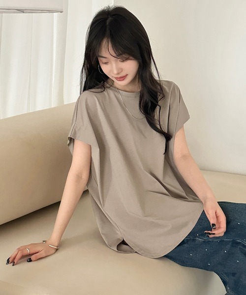 DAY CLOSET(デイ クローゼット)の「【接触冷感/脇見せ防止】ベーシック 無地 フレンチスリーブ オーバーサイズ シャツ レディース(Tシャツ/カットソー・レディース・チャコールグレー/グレイッシュベージュ/アイボリー/ブラック・L/M)」の15枚目の写真