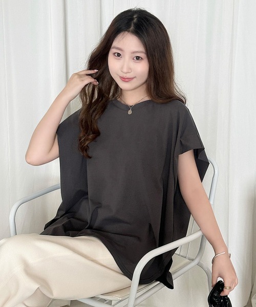 DAY CLOSET(デイ クローゼット)の「【接触冷感/脇見せ防止】ベーシック 無地 フレンチスリーブ オーバーサイズ シャツ レディース(Tシャツ/カットソー・レディース・チャコールグレー/グレイッシュベージュ/アイボリー/ブラック・L/M)」の20枚目の写真