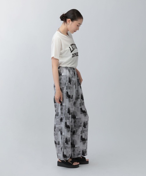 LEPSIM(レプシィム)の「フロッキーロゴプリントT 787868(Tシャツ/カットソー・レディース・パープル/チャコールグレー/オフホワイト・FREE)」の17枚目の写真