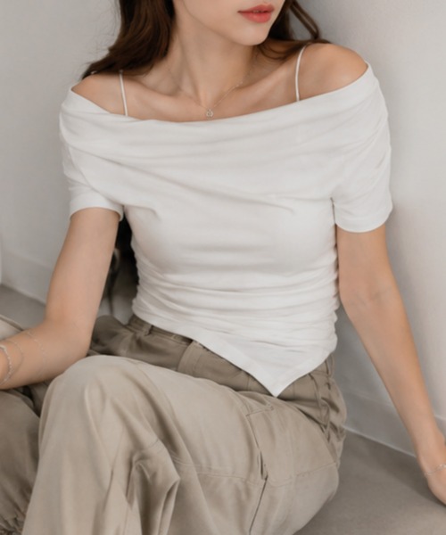 GORGE(ゴージ)の「《ドレープデザイン》カットソー/韓国フェミニン/全3色(Tシャツ/カットソー・レディース・ブラック/オフホワイト/グレー・F)」の1枚目の写真