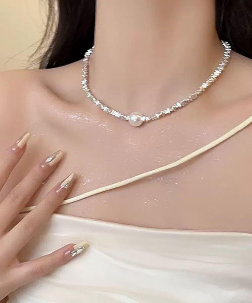 VIBGYOR（ヴィブジョー）の「【EIZZ/アイズ】一粒パール調ビジュー ニュアンスチェーン ネックレス（ネックレス・レディース・シルバー・FREE）」の2枚目の写真