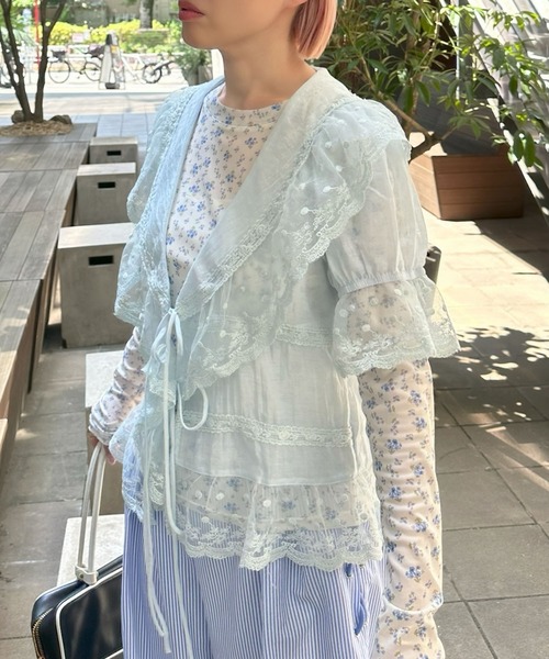 Alley Tokyo（アリートーキョー）の「フリル＆レース半袖ブラウス（シャツ/ブラウス・レディース・ベージュ/サックスブルー/オフホワイト・FREE）」の5枚目の写真