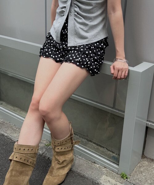 mline（エムライン）の「【トレンドライク】[mline]フリルショートミニ（その他パンツ・レディース・アイボリー/ホワイト系その他/オフホワイト/ブラック/ブラック系その他・2/1）」の5枚目の写真