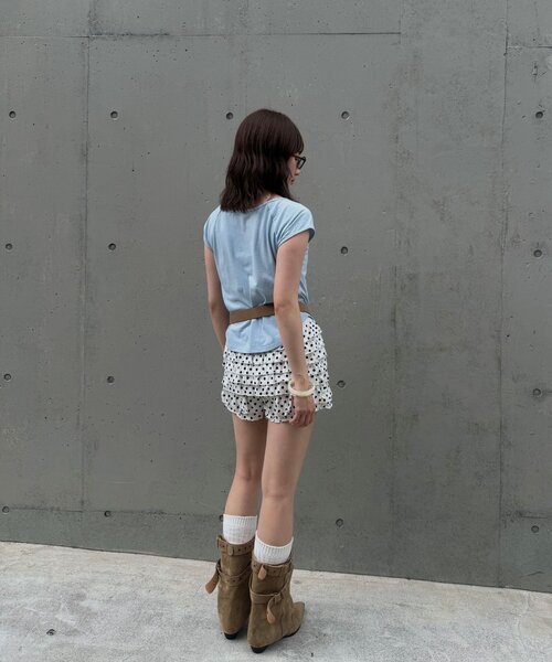 mline（エムライン）の「【トレンドライク】[mline]フリルショートミニ（その他パンツ・レディース・アイボリー/ホワイト系その他/オフホワイト/ブラック/ブラック系その他・2/1）」の6枚目の写真