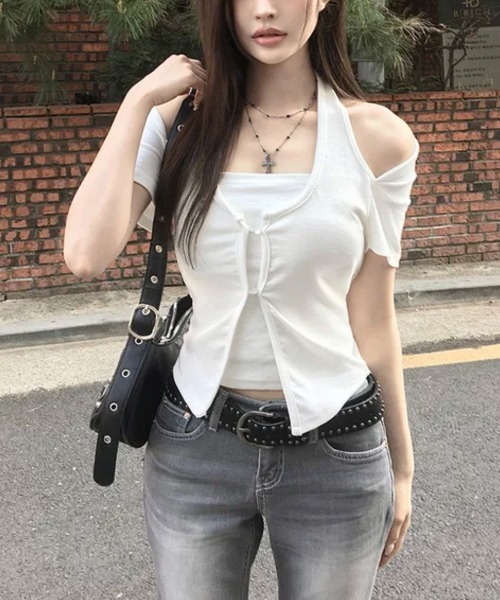 Emilie(エミリー)の「ホルターネック レイヤード風 半袖トップス(Tシャツ/カットソー・レディース・アイボリー/ブラック/チャコールグレー・FREE)」の11枚目の写真